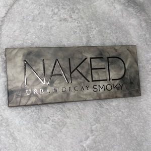 Urban Decay NAKED Smokey palette